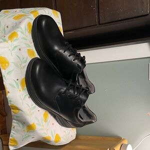 Dansko Men's Classic Black Leather Derbys